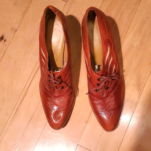 Kings Highway The Shoe Box Vintage Spain 2.5" heeled Sz. 8B Pumpkin Spice Brogue - Picture 1 of 10